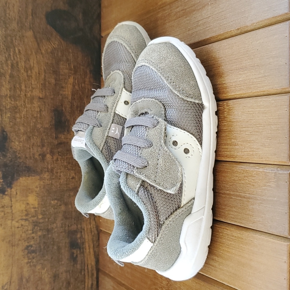 Saucony kiss shoes size 8W